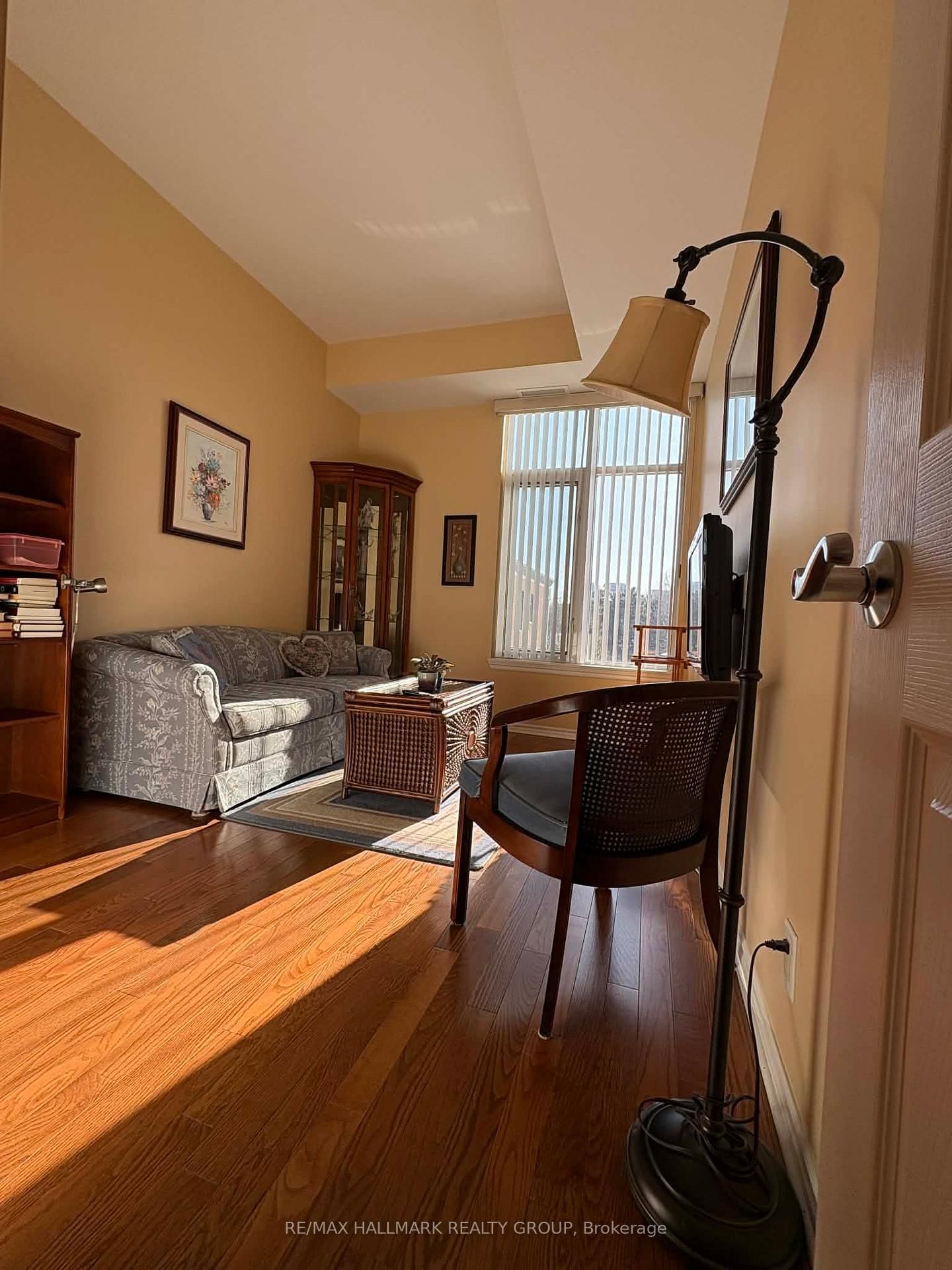 205 Bolton Street, Unit 401 - Photo 23