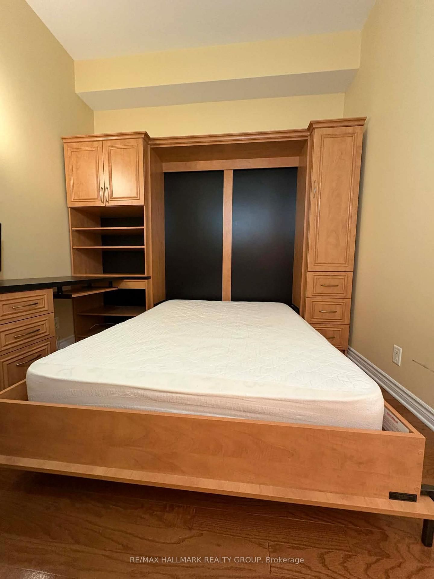 205 Bolton Street, Unit 401 - Photo 27