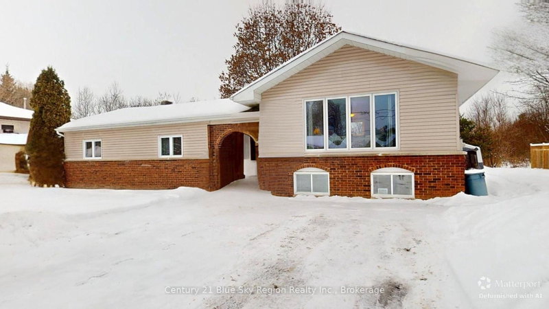 36 Nichols St, Callander, P0H 1H0 | Image 2