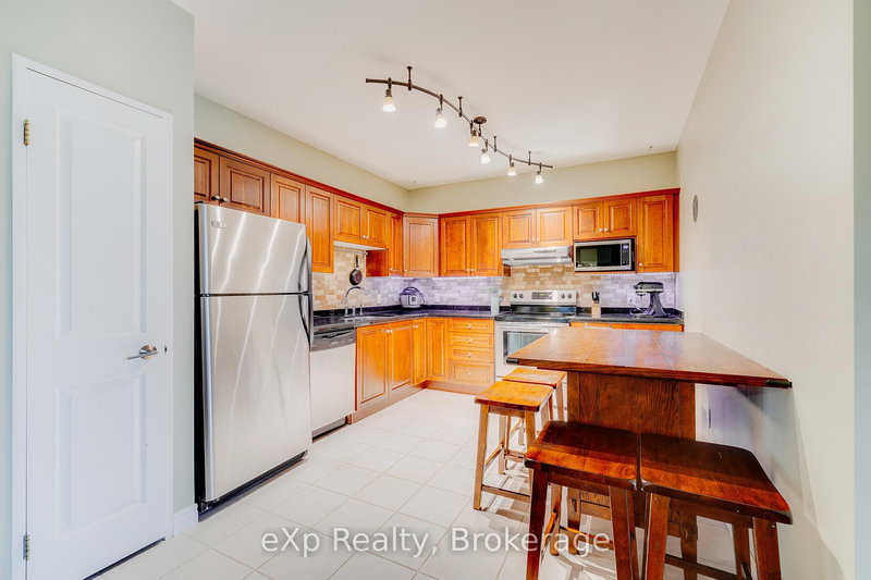 403 - 255 Keats Way, Waterloo, N2L 6N6 | Image 3