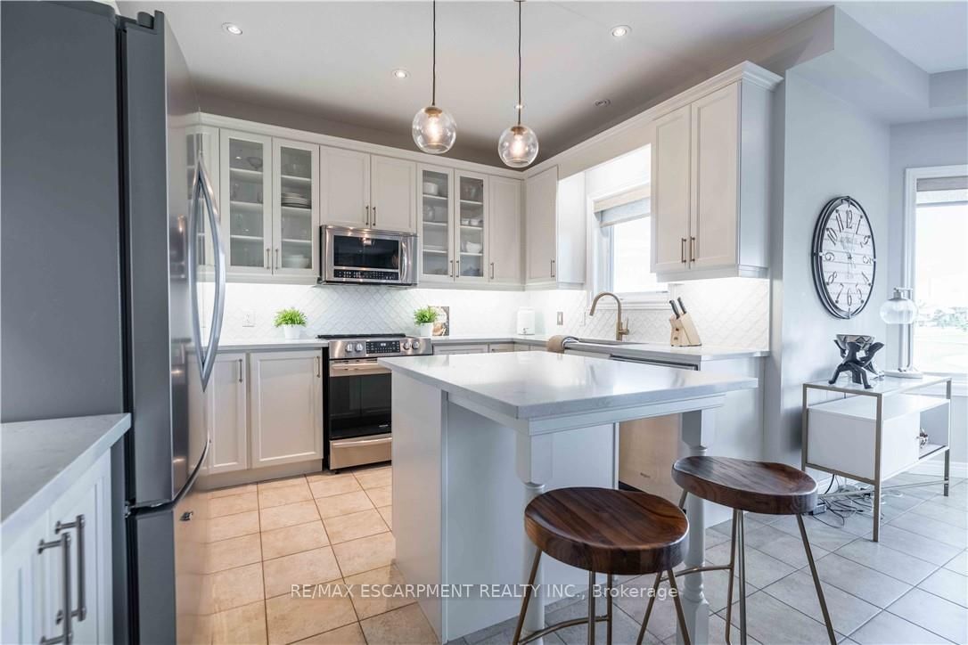 Detached House for sale at 51 Showcase Drive, Hamilton, Ontario, L0R 1P0 - Hannon - MLS: X12728856