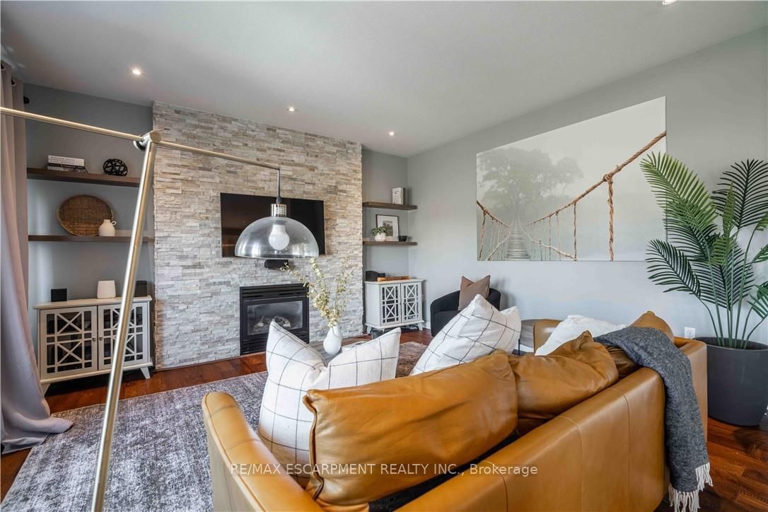 Detached House for sale at 51 Showcase Drive, Hamilton, Ontario, L0R 1P0 - Hannon - MLS: X12728856