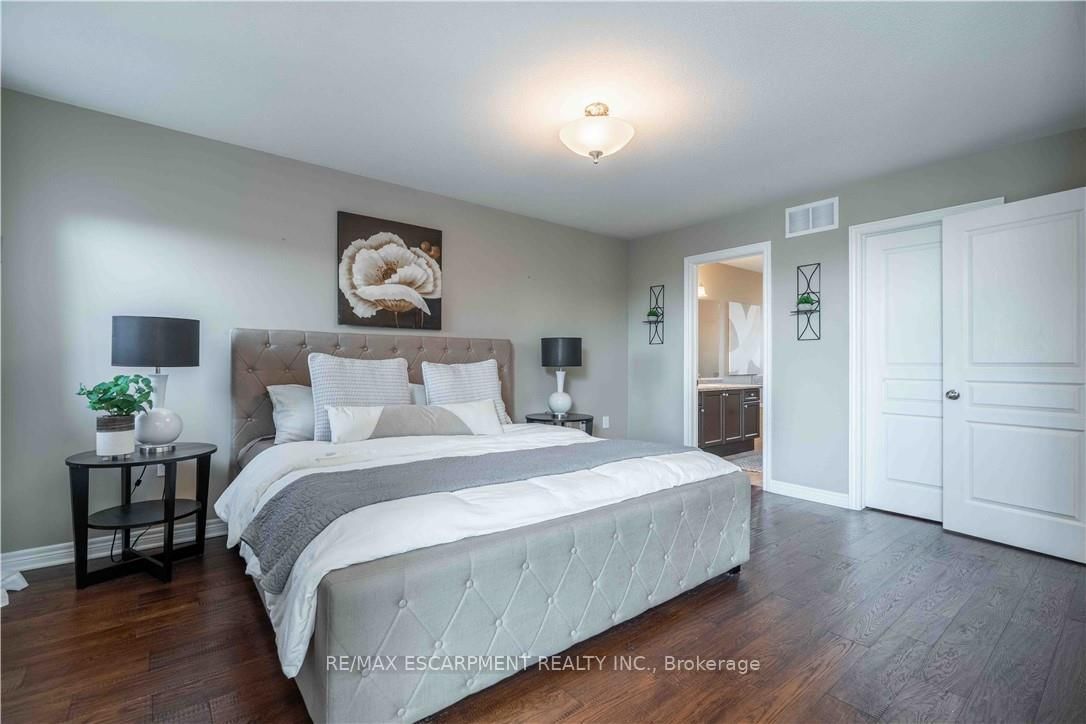 Detached House for sale at 51 Showcase Drive, Hamilton, Ontario, L0R 1P0 - Hannon - MLS: X12728856