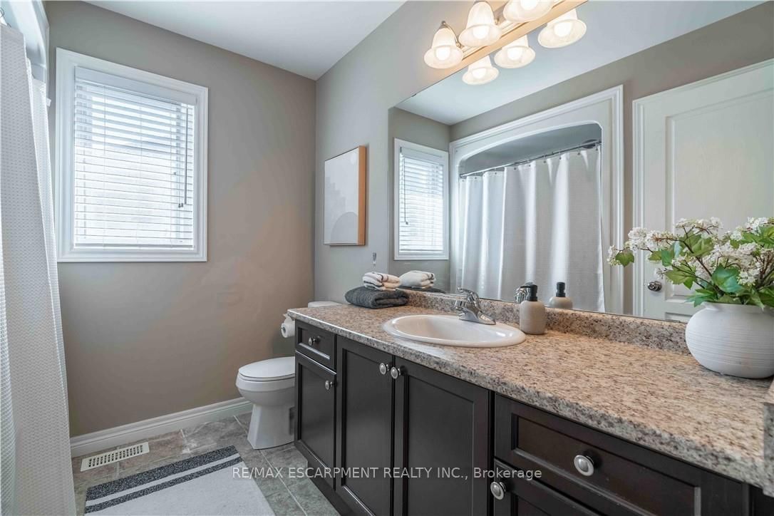 Detached House for sale at 51 Showcase Drive, Hamilton, Ontario, L0R 1P0 - Hannon - MLS: X12728856