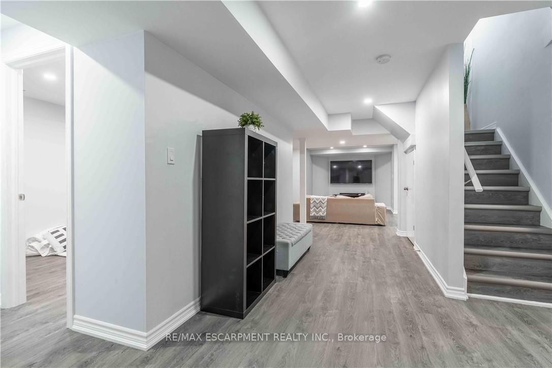 Detached House for sale at 51 Showcase Drive, Hamilton, Ontario, L0R 1P0 - Hannon - MLS: X12728856