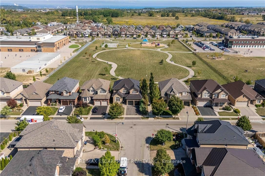 Detached House for sale at 51 Showcase Drive, Hamilton, Ontario, L0R 1P0 - Hannon - MLS: X12728856