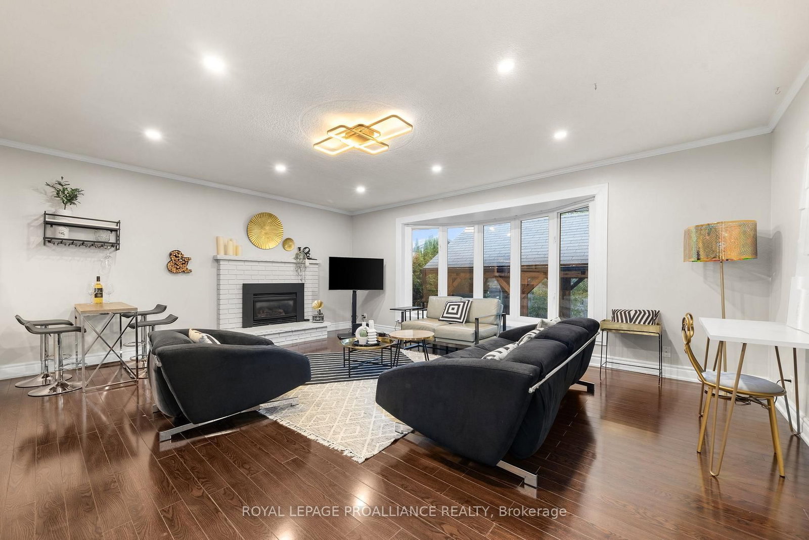 Detached House for sale at 97 Roseland Drive, Quinte West, Ontario, K0K 1L0 - Murray Ward - MLS: X12729446