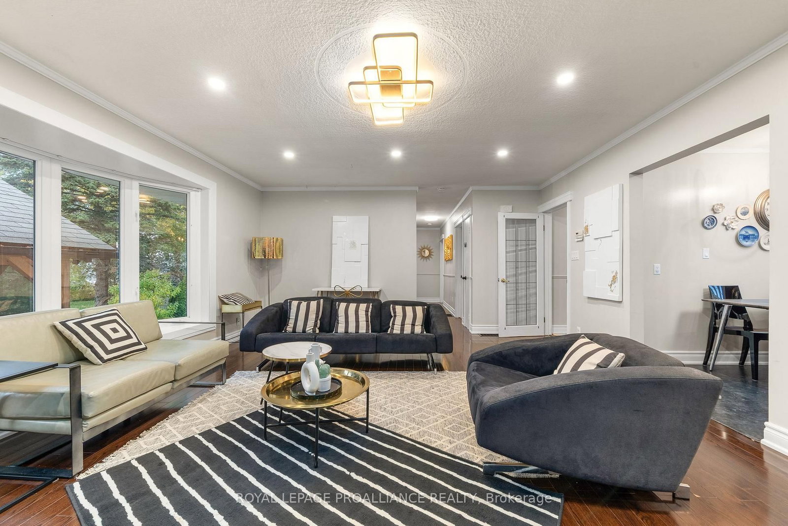 Detached House for sale at 97 Roseland Drive, Quinte West, Ontario, K0K 1L0 - Murray Ward - MLS: X12729446