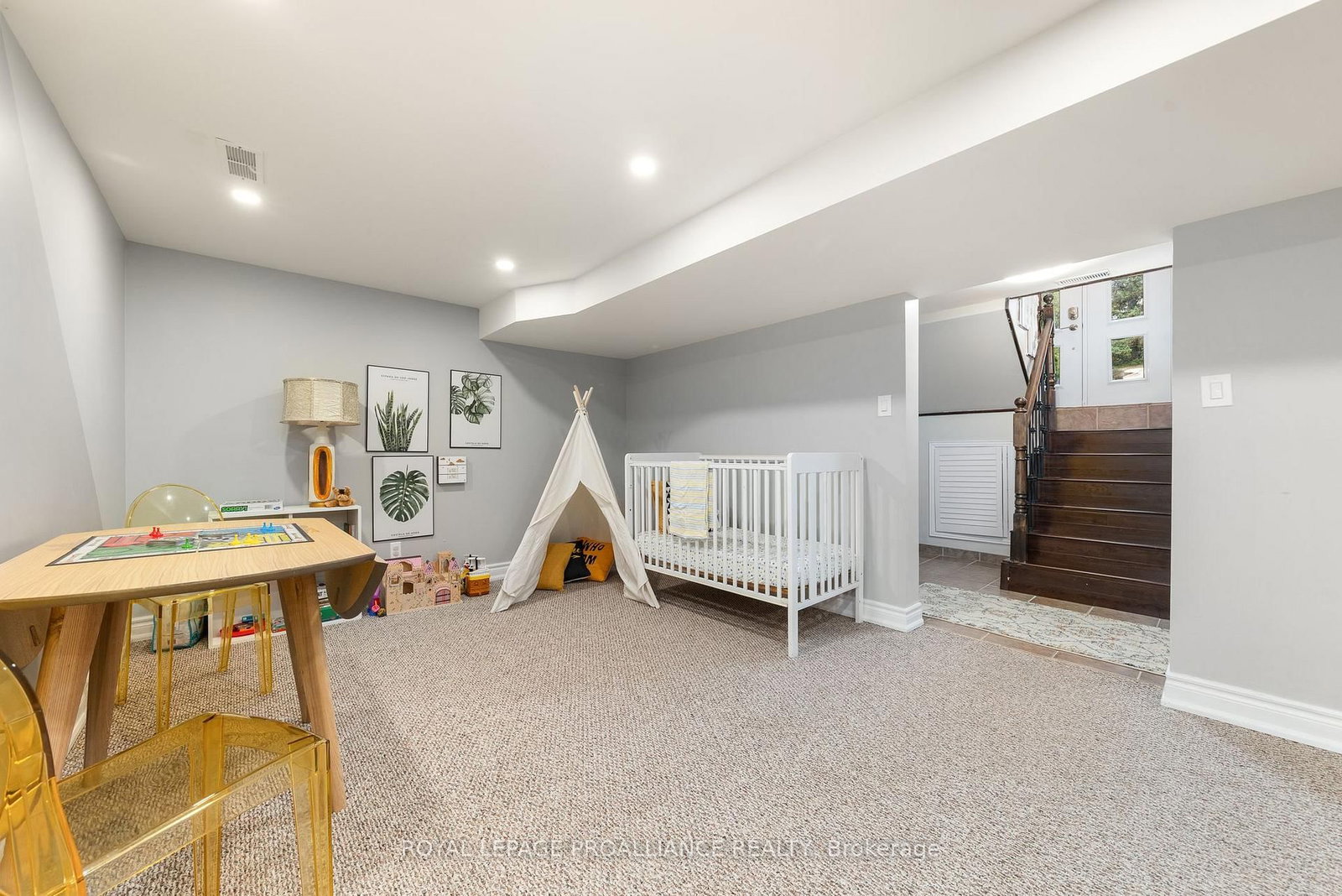 Detached House for sale at 97 Roseland Drive, Quinte West, Ontario, K0K 1L0 - Murray Ward - MLS: X12729446