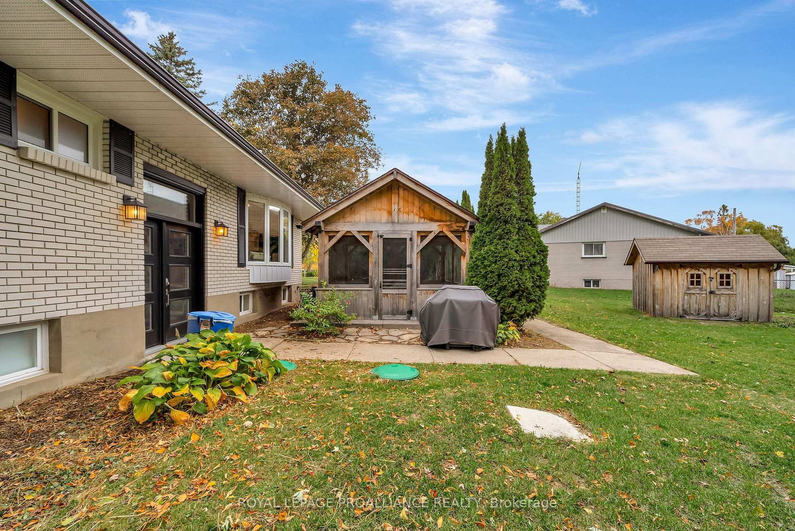 Detached House for sale at 97 Roseland Drive, Quinte West, Ontario, K0K 1L0 - Murray Ward - MLS: X12729446