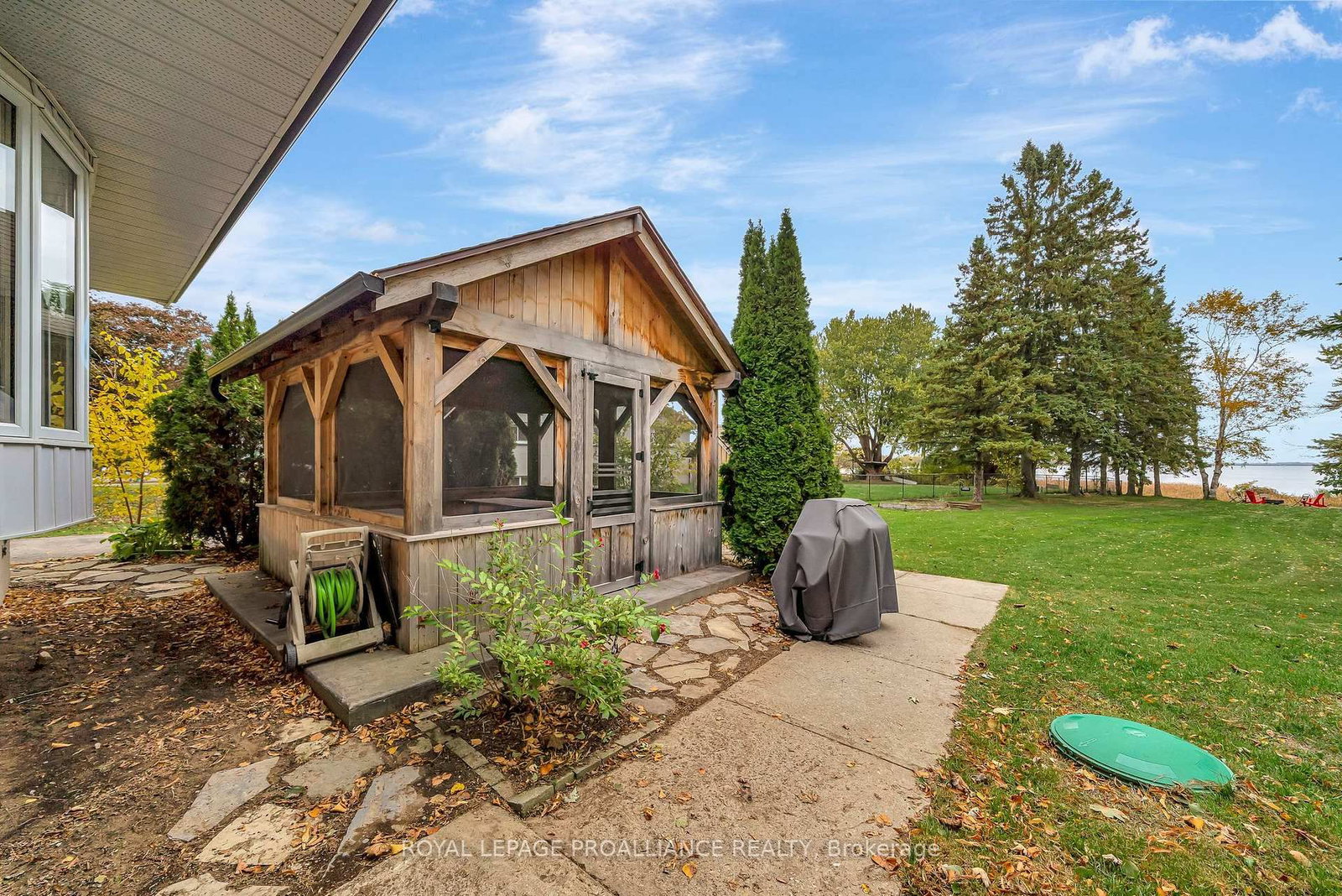 Detached House for sale at 97 Roseland Drive, Quinte West, Ontario, K0K 1L0 - Murray Ward - MLS: X12729446