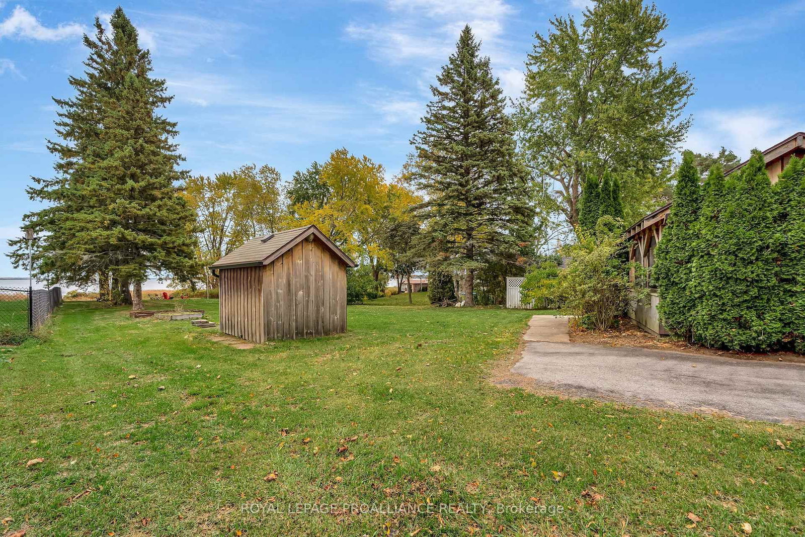 Detached House for sale at 97 Roseland Drive, Quinte West, Ontario, K0K 1L0 - Murray Ward - MLS: X12729446