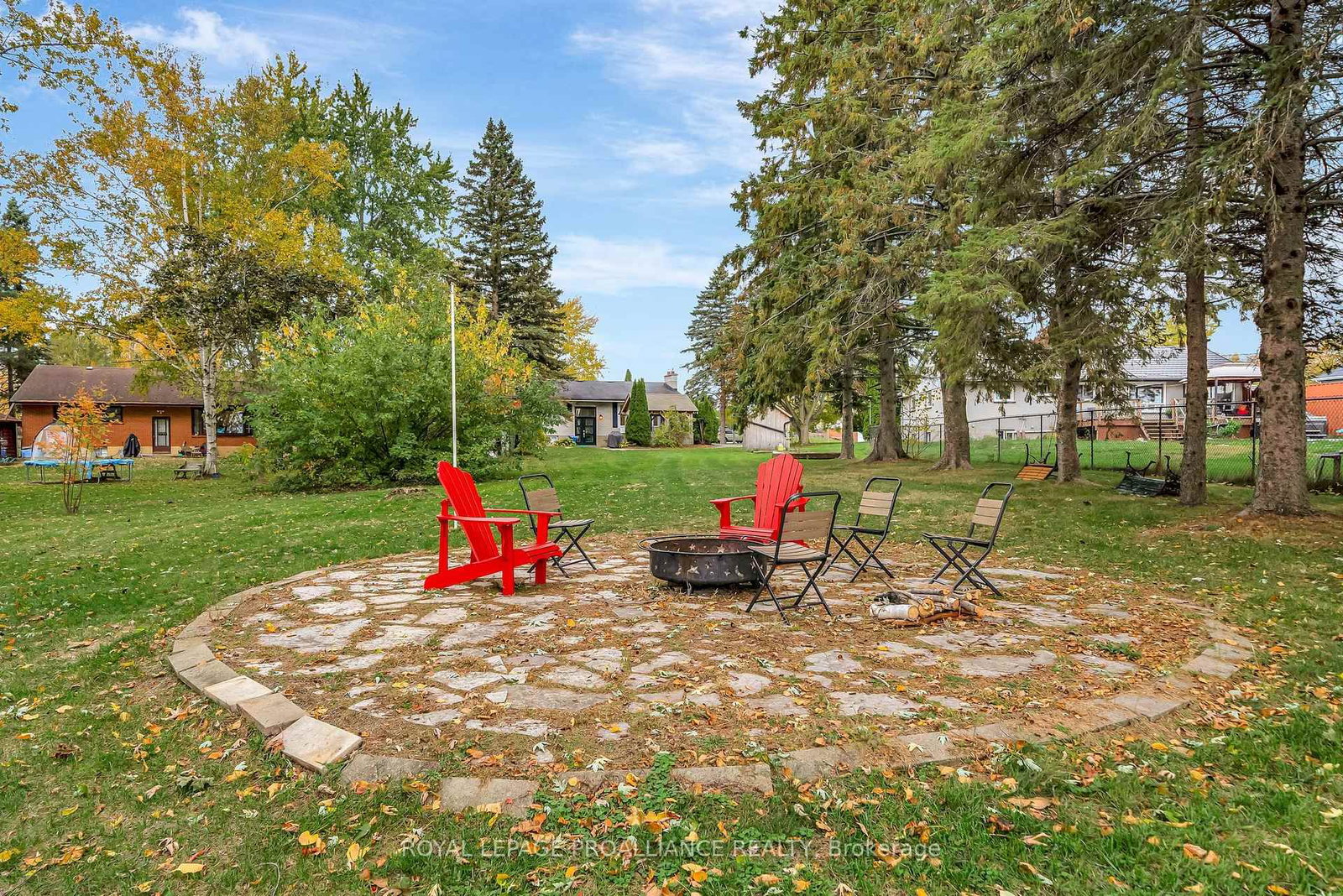 Detached House for sale at 97 Roseland Drive, Quinte West, Ontario, K0K 1L0 - Murray Ward - MLS: X12729446