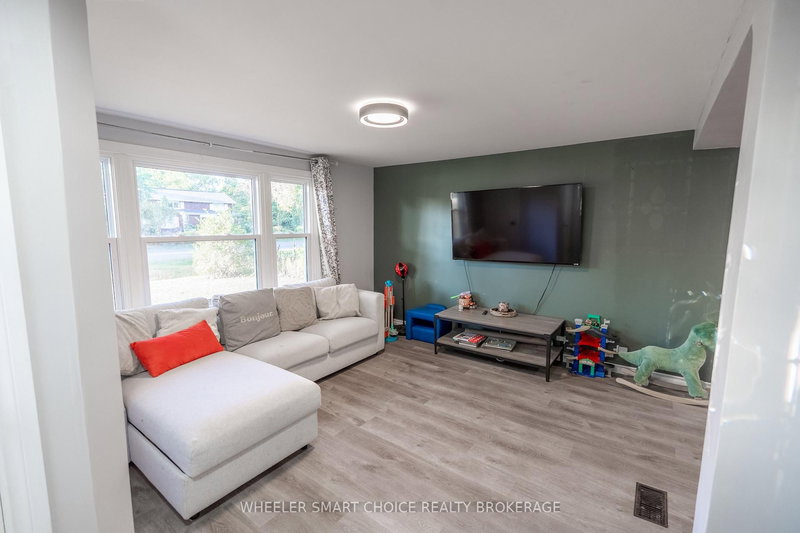 15904 Manning Rd, South Stormont, K0C 1M0 | Image 2