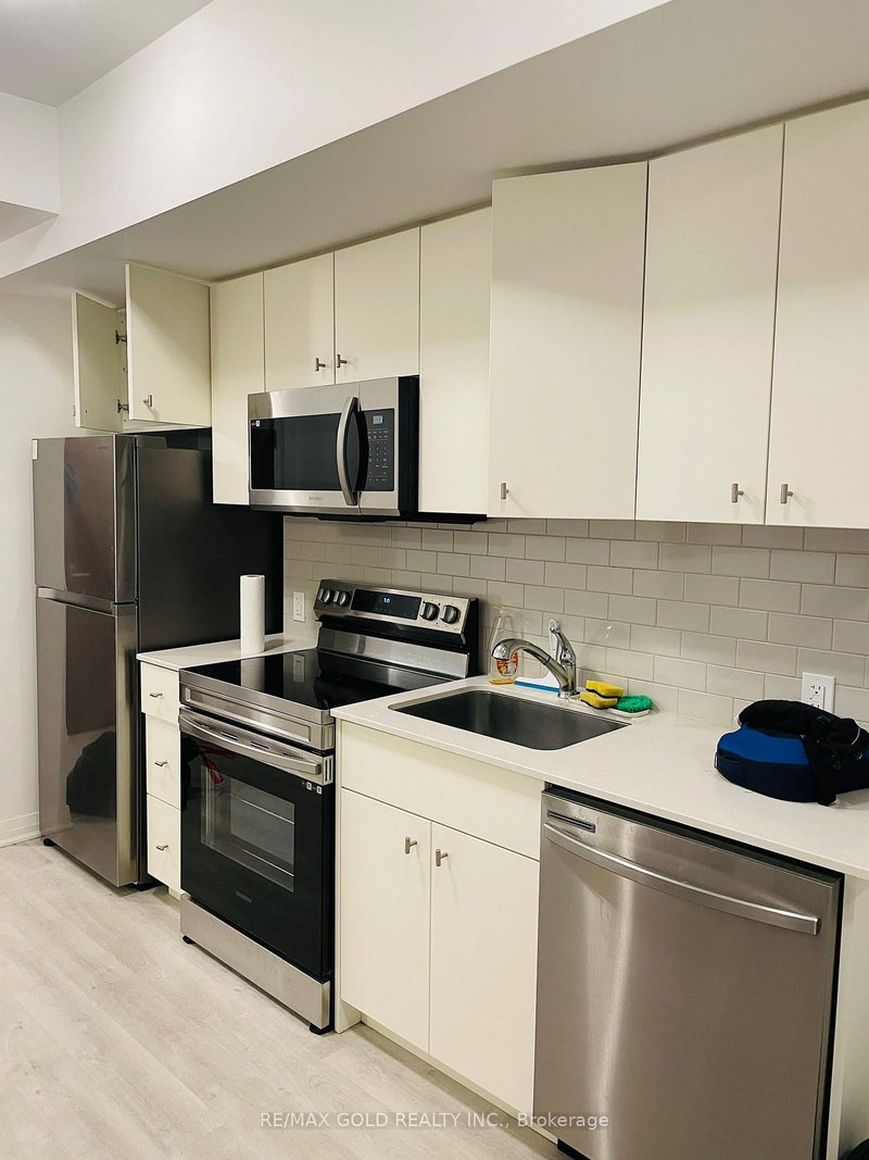 313 - 101 Golden Eagle Rd, Waterloo, N2V 0H4 | Image 2