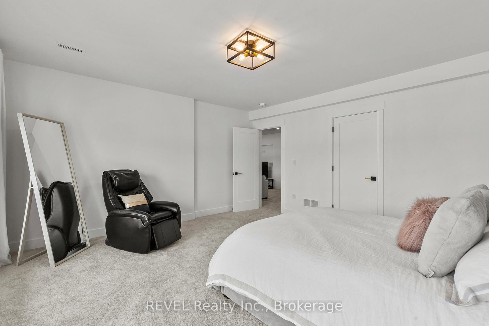 Detached House for sale at 55 Swan Avenue, Pelham, Ontario, L0S 1E6 - Fonthill - MLS: X12730112