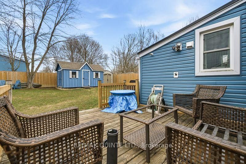 Detached House for sale at 35 Kerr Crescent, Quinte West, Ontario, K8V 2W2 - Trenton Ward - MLS: X12730234