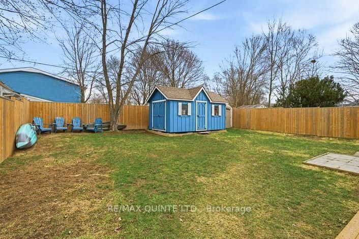 Detached House for sale at 35 Kerr Crescent, Quinte West, Ontario, K8V 2W2 - Trenton Ward - MLS: X12730234