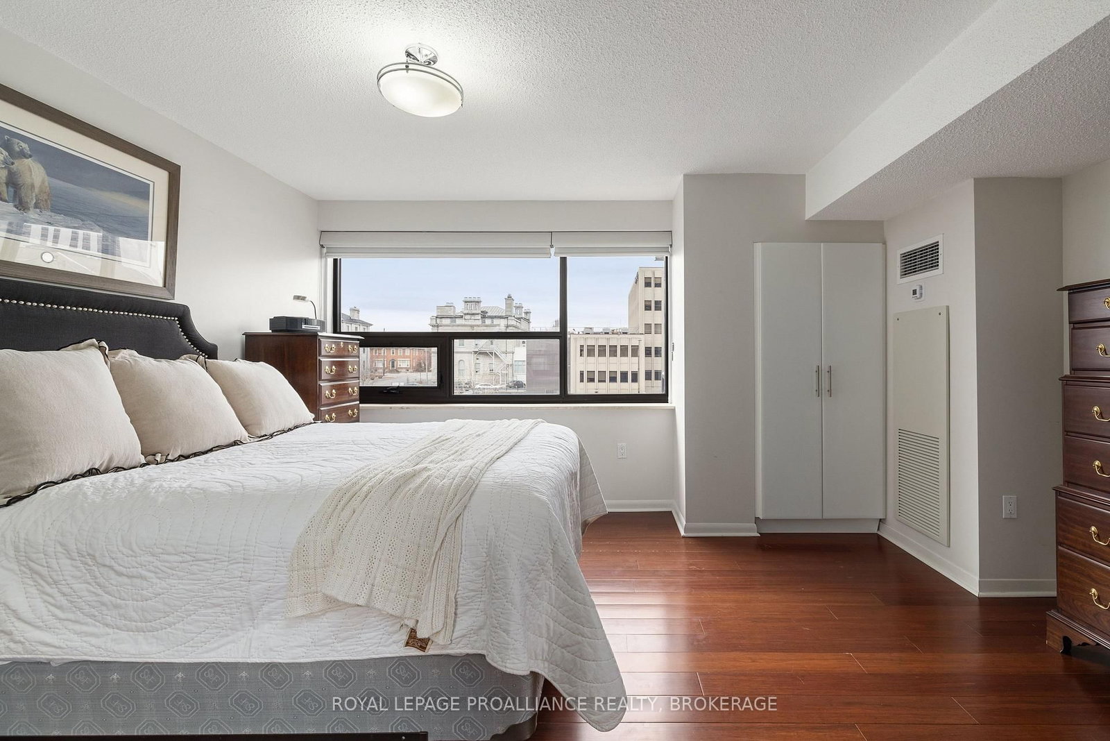 165 Ontario Street, Unit 301 - Photo 17