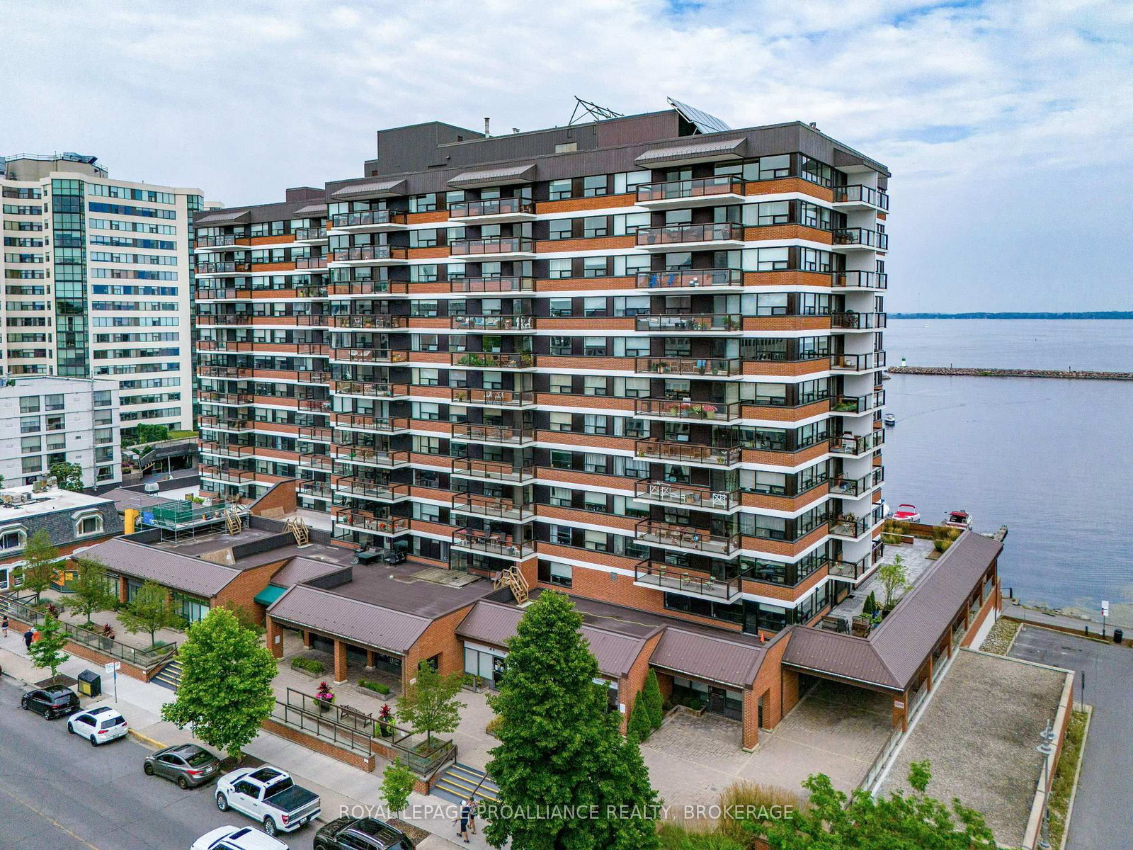 165 Ontario Street, Unit 301 - Photo 37