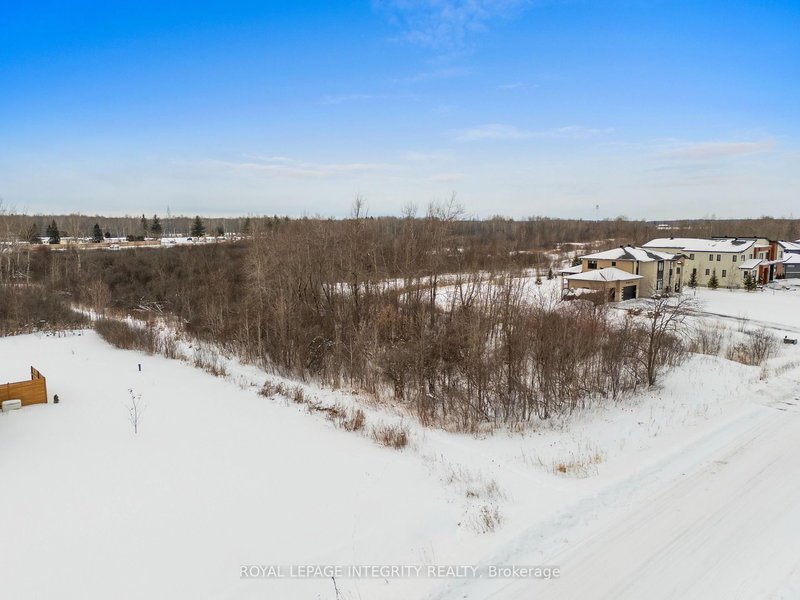 671 Ballycastle Cres, Ottawa, K1X 0A3 | Image 2