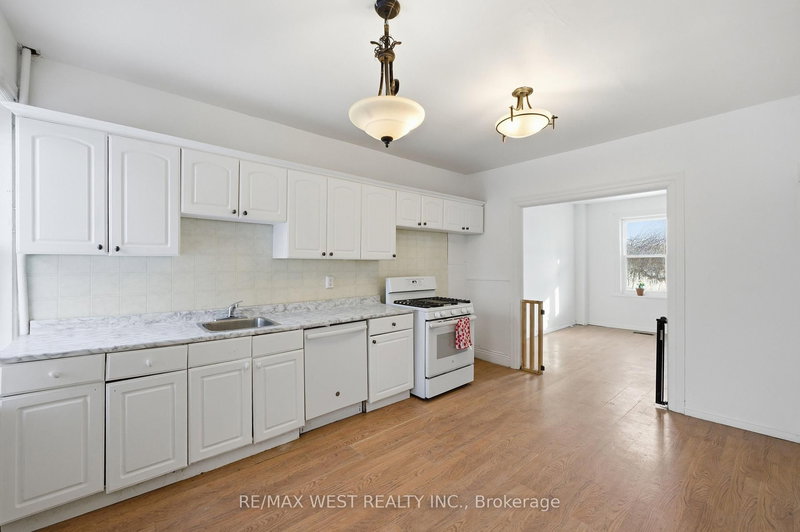 266 Wolfe St, Peterborough, K9J 2L3 | Image 2