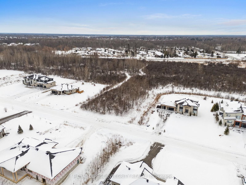 671 Ballycastle Cres, Ottawa, K1X 0A3 | Image 3