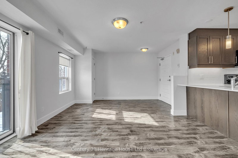 303 - 34 Brock St, Woodstock, N4S 3B5 | Image 3