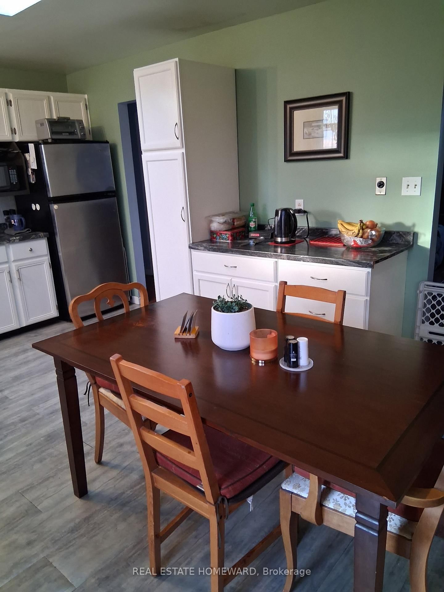 Detached House for sale at 35 Bleeker Avenue, Quinte West, Ontario, K8V 5Y2 - Trenton Ward - MLS: X12731268