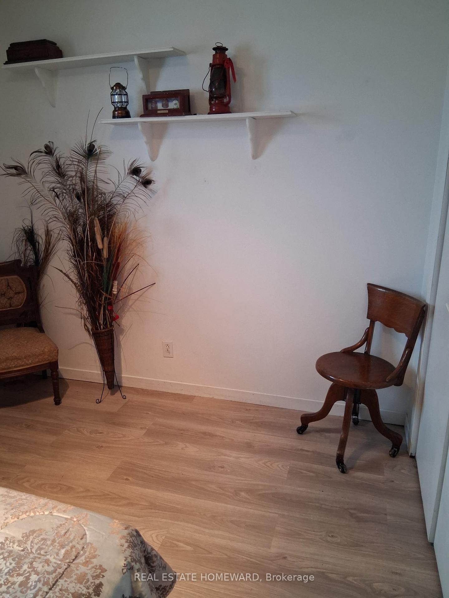 Detached House for sale at 35 Bleeker Avenue, Quinte West, Ontario, K8V 5Y2 - Trenton Ward - MLS: X12731268