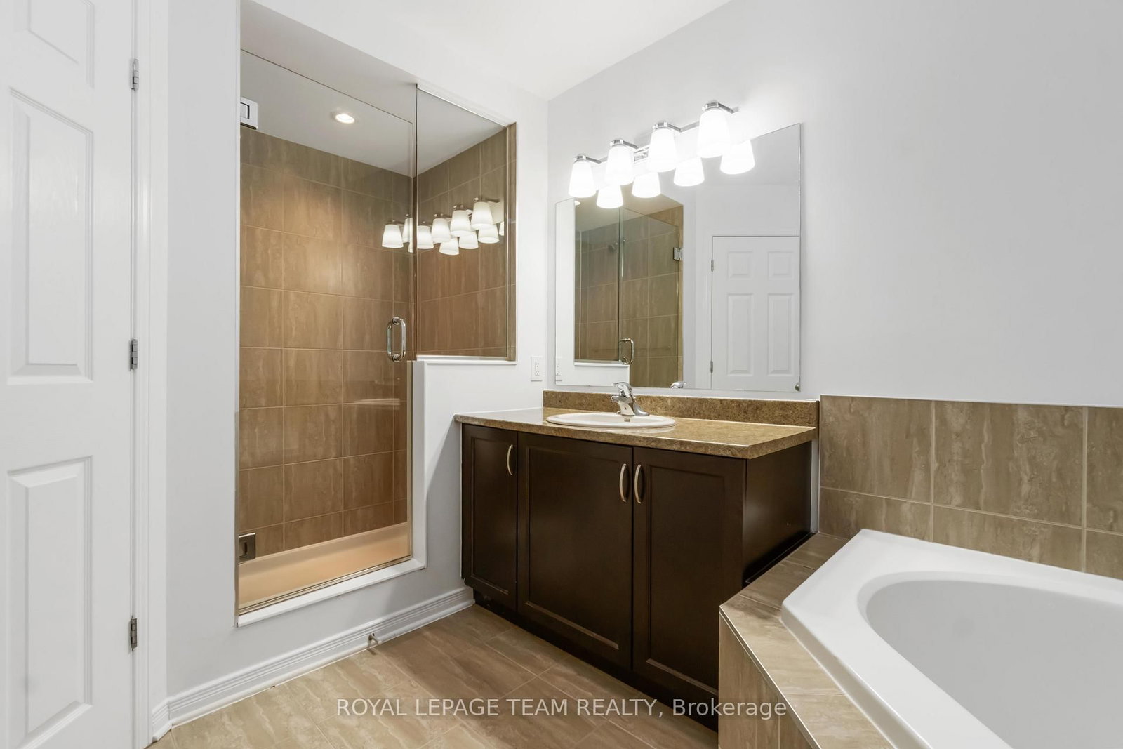 Townhouse for sale at 349 SWEETFLAG Street, Ottawa, Ontario, K2J 5A3 - Barrhaven - Longfields - MLS: X12731632