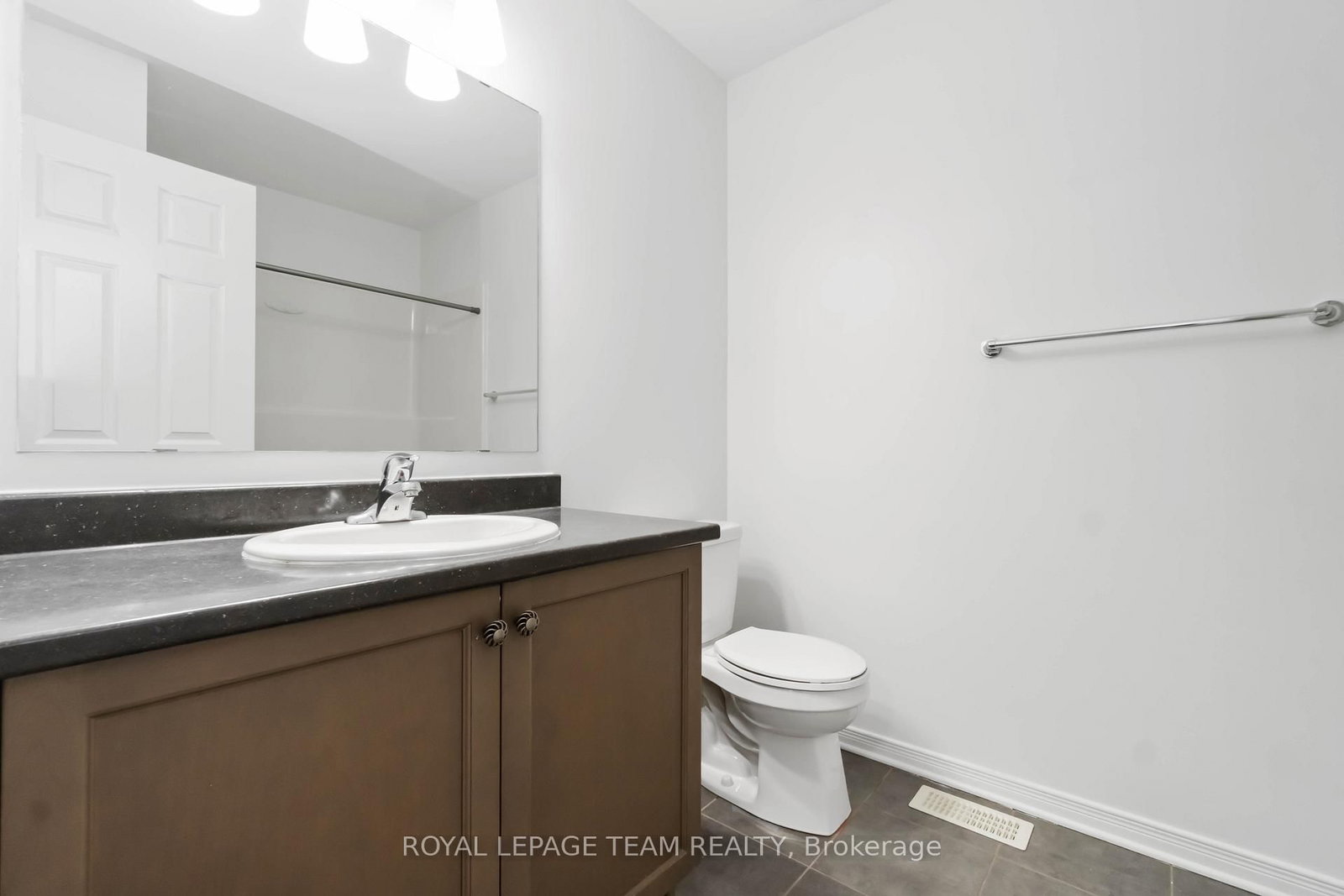 Townhouse for sale at 349 SWEETFLAG Street, Ottawa, Ontario, K2J 5A3 - Barrhaven - Longfields - MLS: X12731632