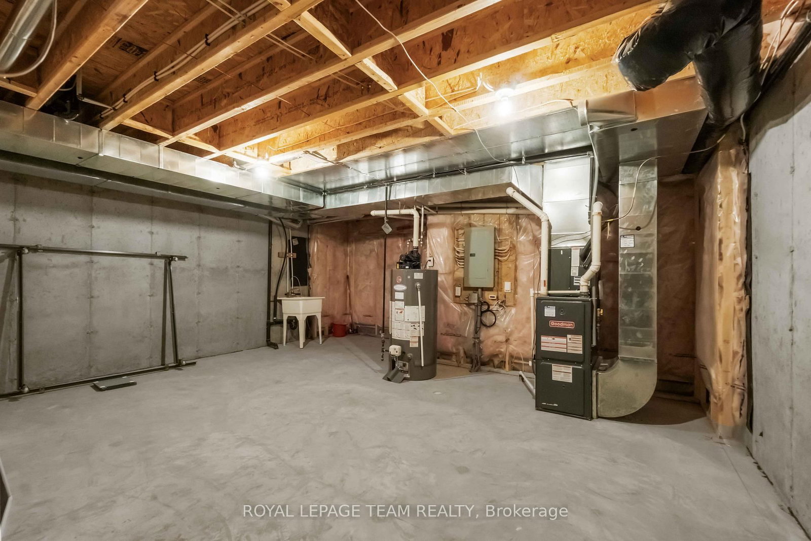 Townhouse for sale at 349 SWEETFLAG Street, Ottawa, Ontario, K2J 5A3 - Barrhaven - Longfields - MLS: X12731632