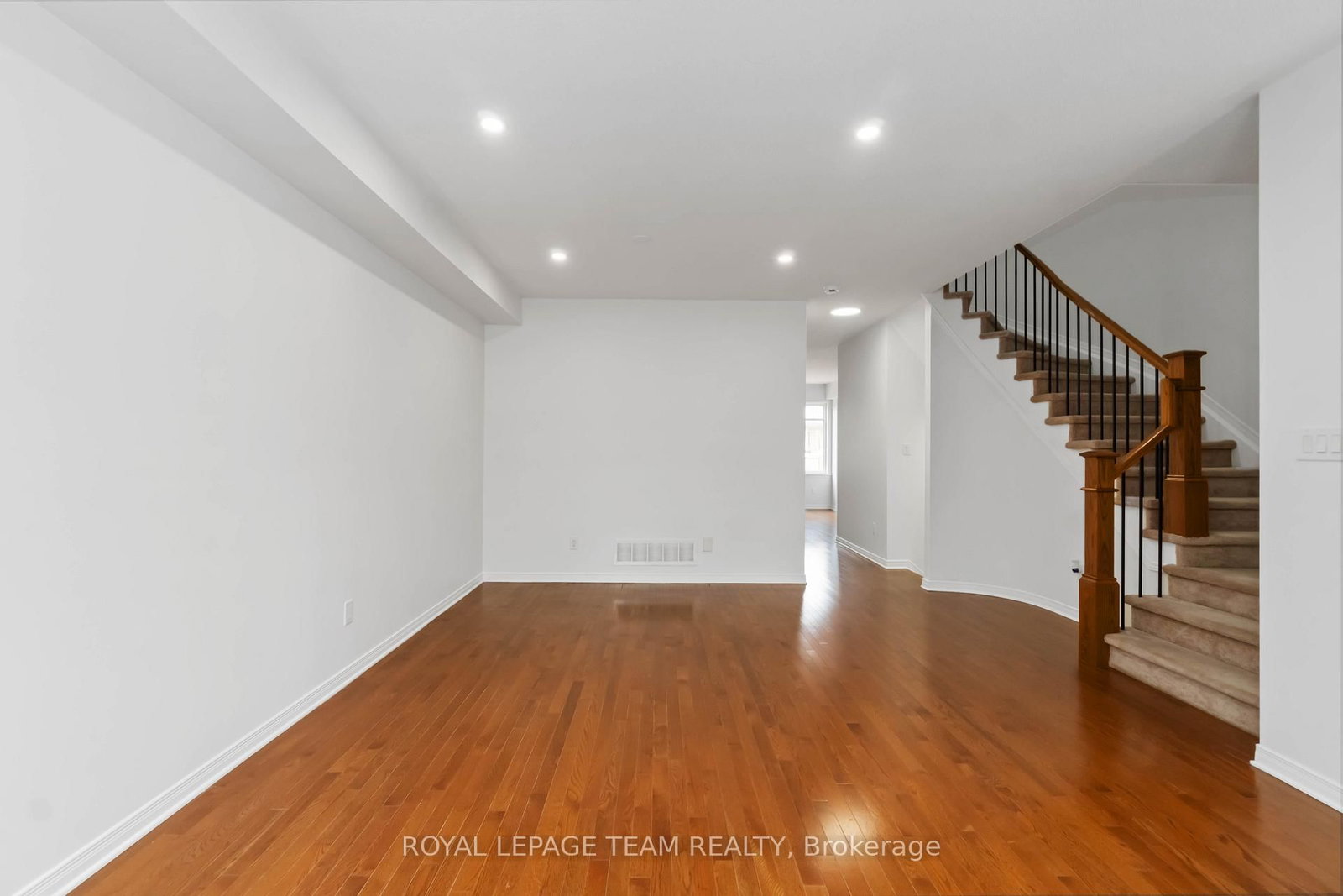 Townhouse for sale at 349 SWEETFLAG Street, Ottawa, Ontario, K2J 5A3 - Barrhaven - Longfields - MLS: X12731632