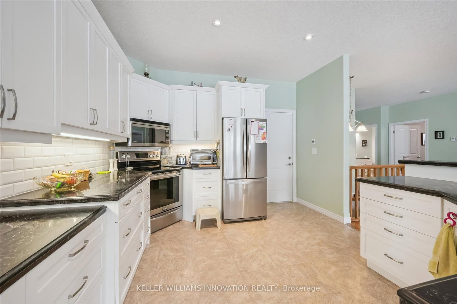 Listing Image 12