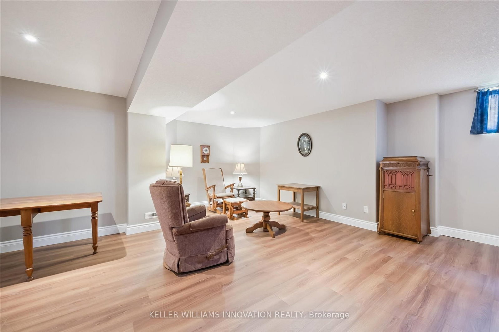 Listing Image 22