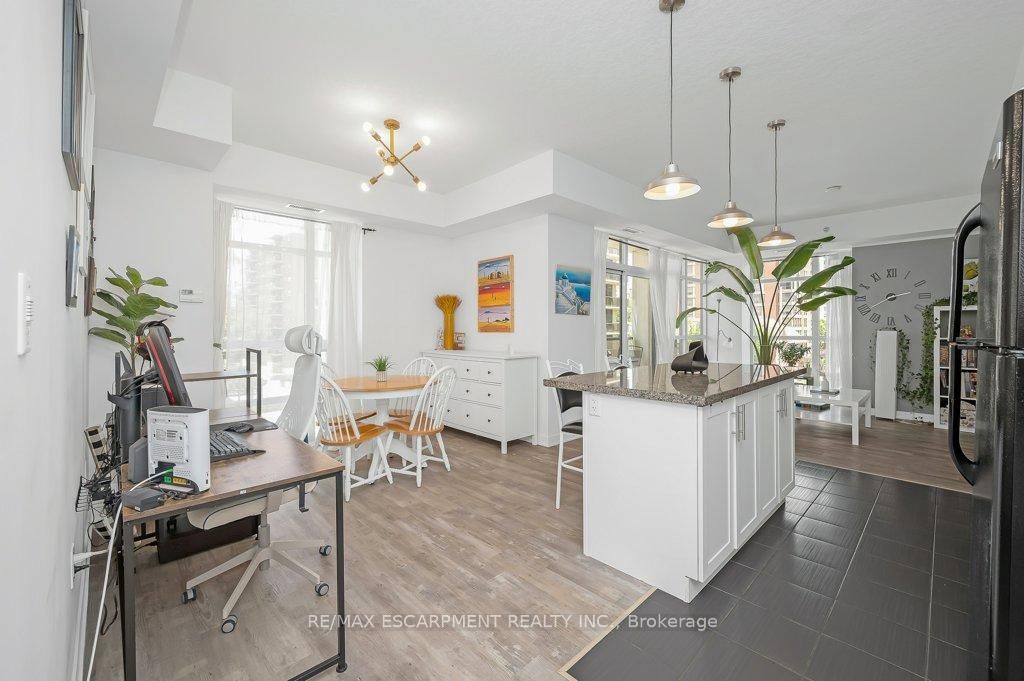 Condo for sale at 302-90 Charlton Avenue, Hamilton, Ontario, L8P 0B4 - Durand - MLS: X12732442