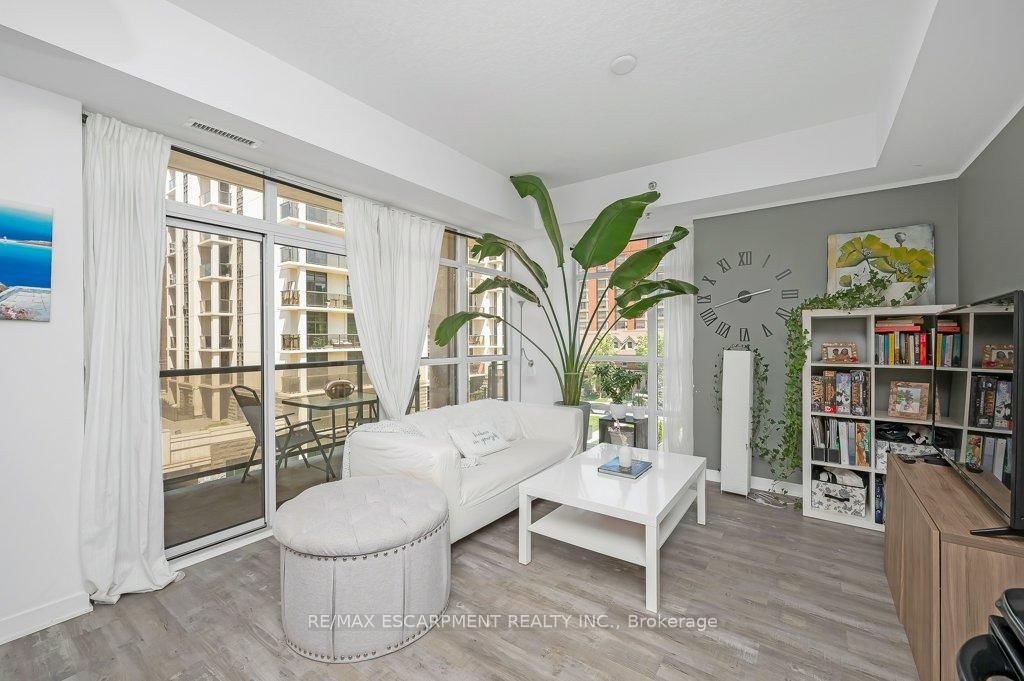 Condo for sale at 302-90 Charlton Avenue, Hamilton, Ontario, L8P 0B4 - Durand - MLS: X12732442