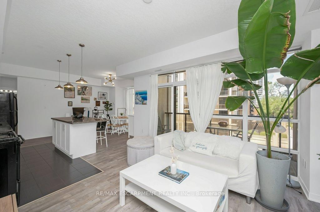 Condo for sale at 302-90 Charlton Avenue, Hamilton, Ontario, L8P 0B4 - Durand - MLS: X12732442