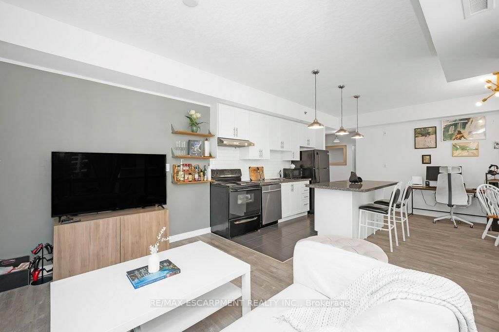 Condo for sale at 302-90 Charlton Avenue, Hamilton, Ontario, L8P 0B4 - Durand - MLS: X12732442