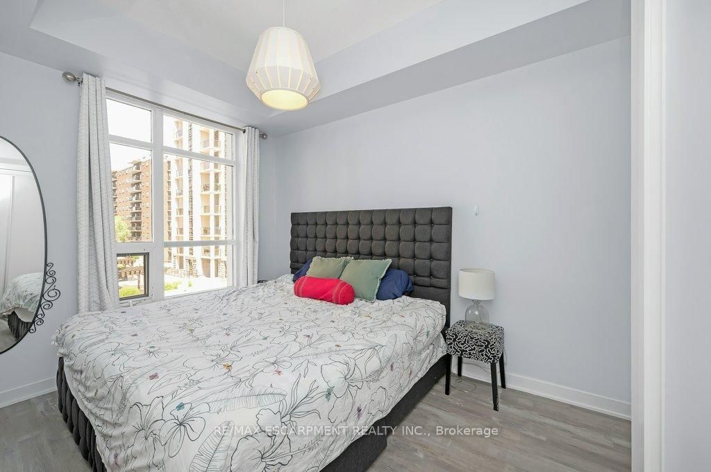 Condo for sale at 302-90 Charlton Avenue, Hamilton, Ontario, L8P 0B4 - Durand - MLS: X12732442