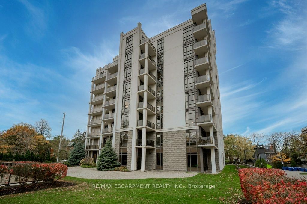 Condo for sale at 302-90 Charlton Avenue, Hamilton, Ontario, L8P 0B4 - Durand - MLS: X12732442