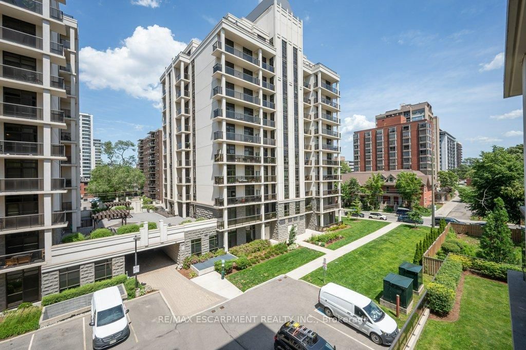 Condo for sale at 302-90 Charlton Avenue, Hamilton, Ontario, L8P 0B4 - Durand - MLS: X12732442