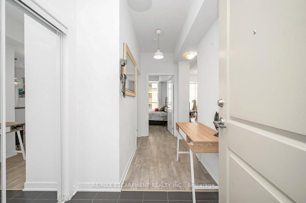 Condo for sale at 302-90 Charlton Avenue, Hamilton, Ontario, L8P 0B4 - Durand - MLS: X12732442