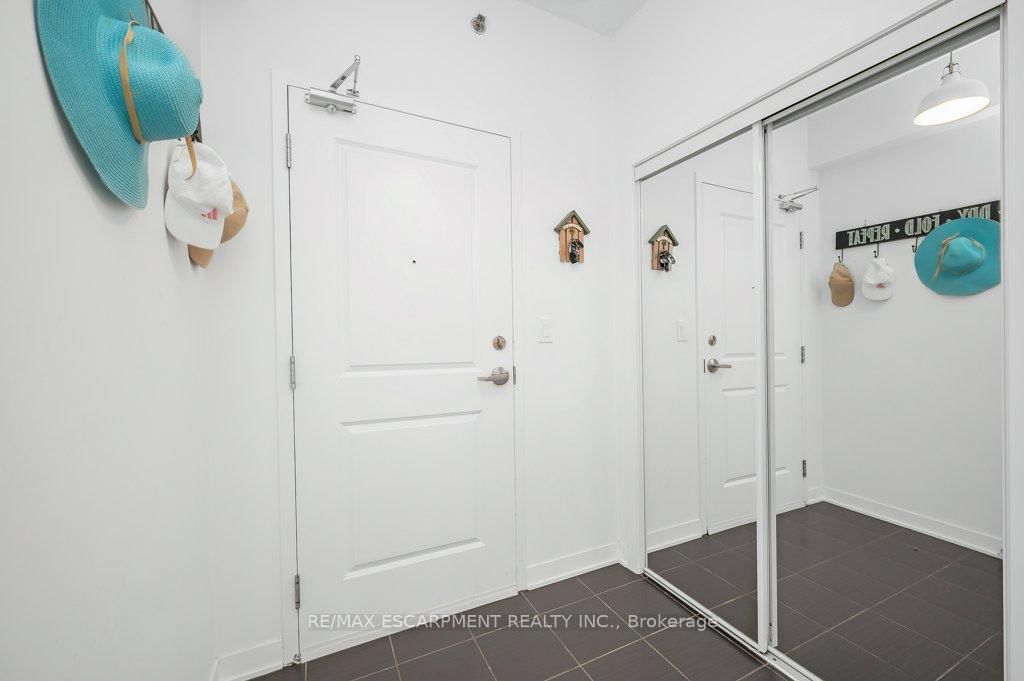 Condo for sale at 302-90 Charlton Avenue, Hamilton, Ontario, L8P 0B4 - Durand - MLS: X12732442