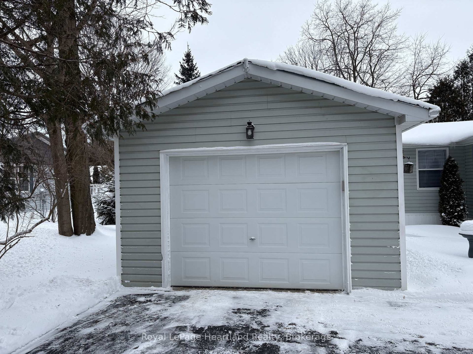 15 Huron Lane • Ashfield-Colborne-Wawanosh, ON photo 32