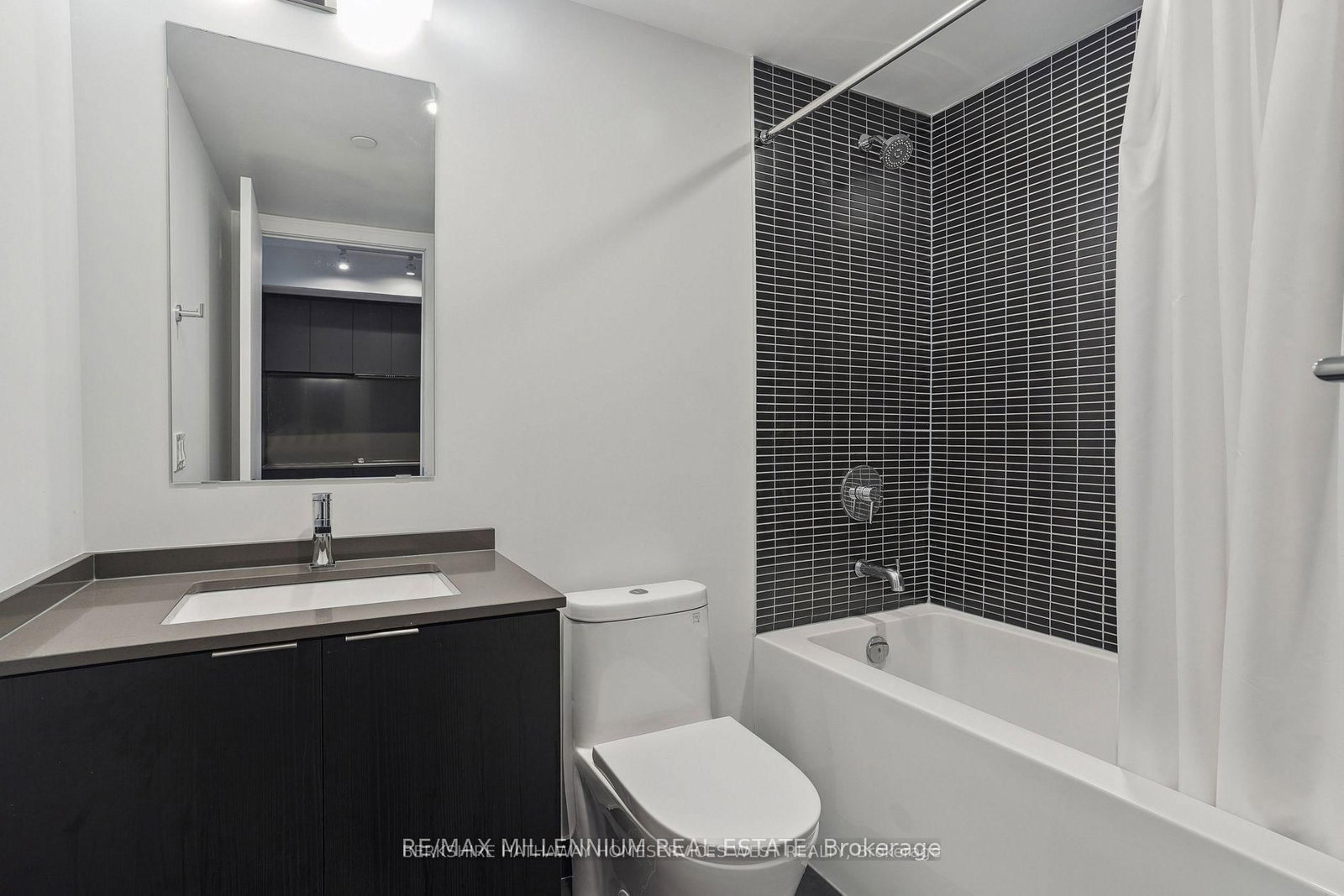 Condo for sale at 329-1 Jarvis Street, Hamilton, Ontario, L8R 3J2 - Beasley - MLS: X12732604