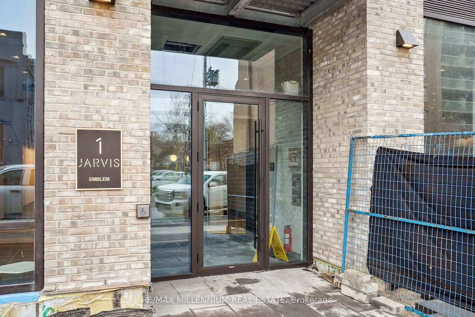 Condo for sale at 329-1 Jarvis Street, Hamilton, Ontario, L8R 3J2 - Beasley - MLS: X12732604