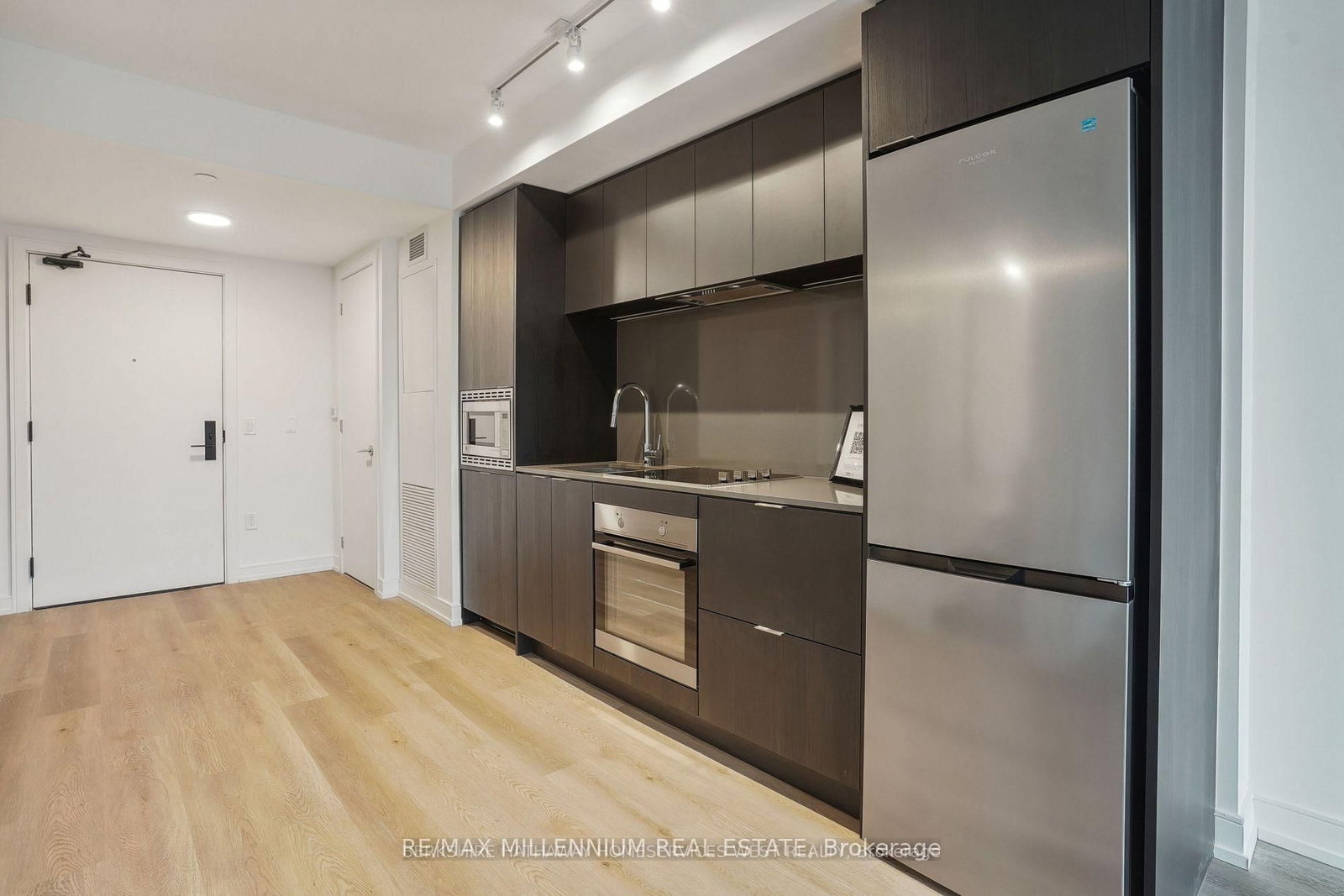 Condo for sale at 329-1 Jarvis Street, Hamilton, Ontario, L8R 3J2 - Beasley - MLS: X12732604