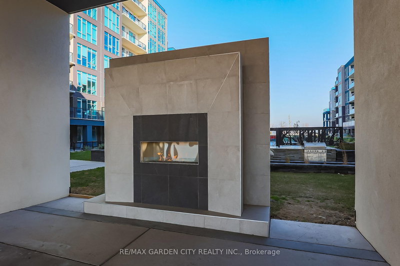 431 - 16 Concord Pl, Grimsby, L3M 0J1 | Image 3